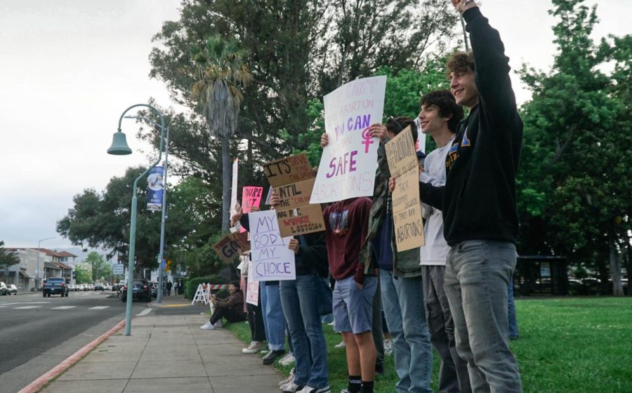 Students Back Abortion Rights